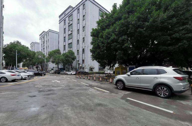 龙华大浪英泰独门独院工业园1000平方带精装修办公室厂房出租