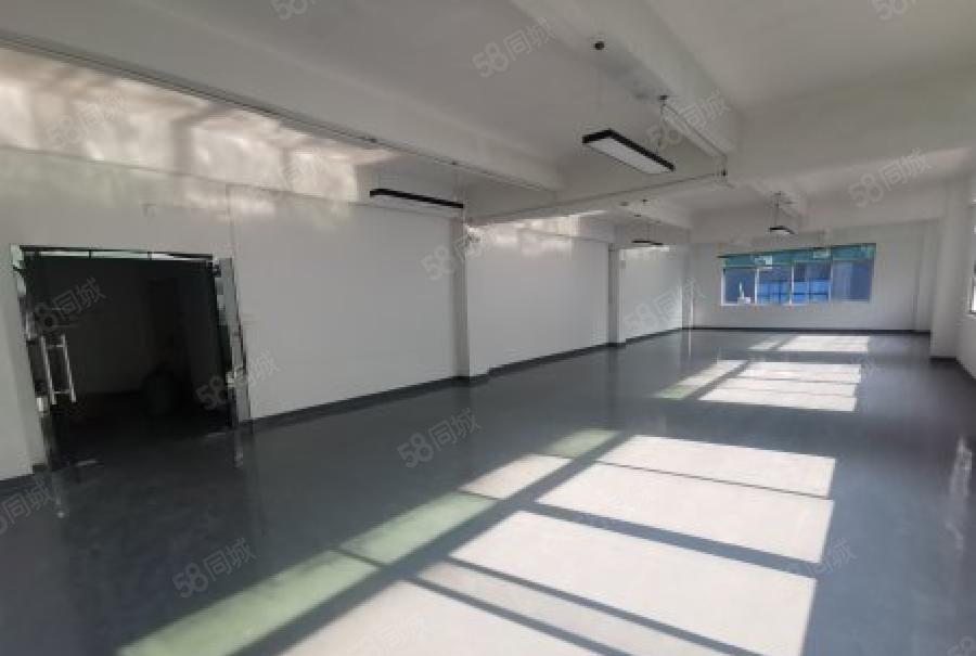 民治万众城附近300平标准厂房仓库，双面采光