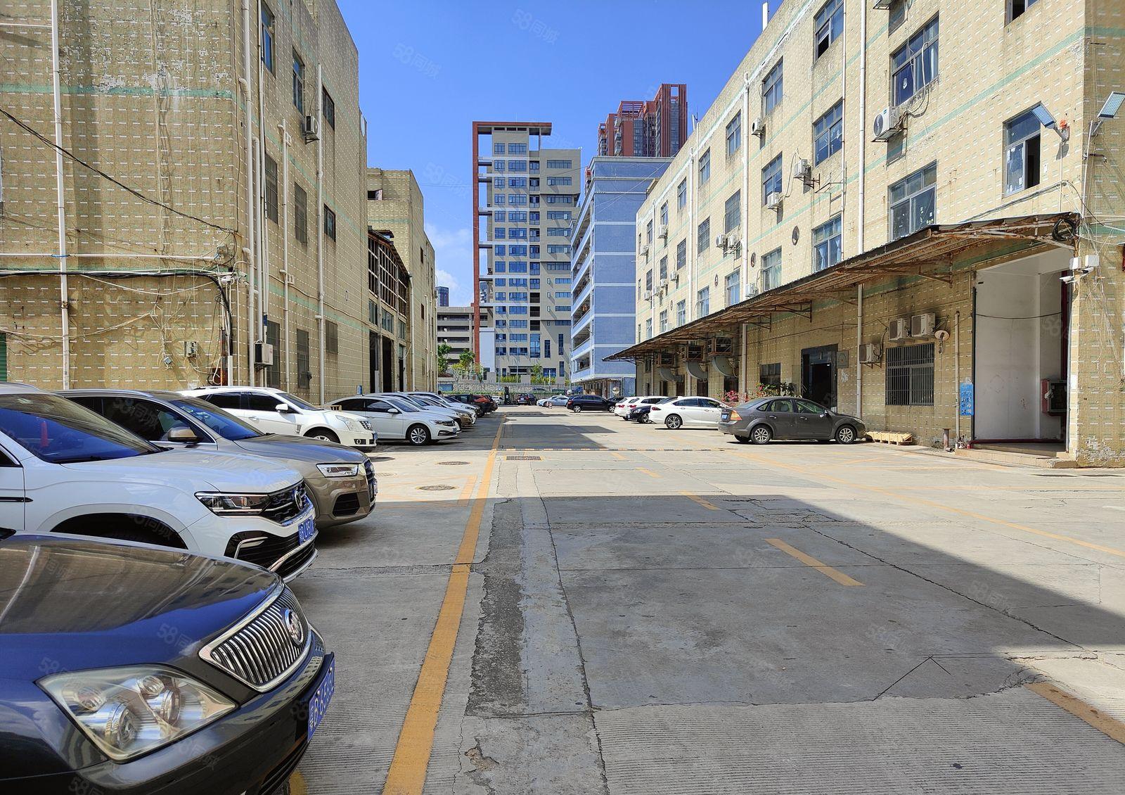 观澜高新区环观南路边上大型园区3楼整层1266平带办公室装修