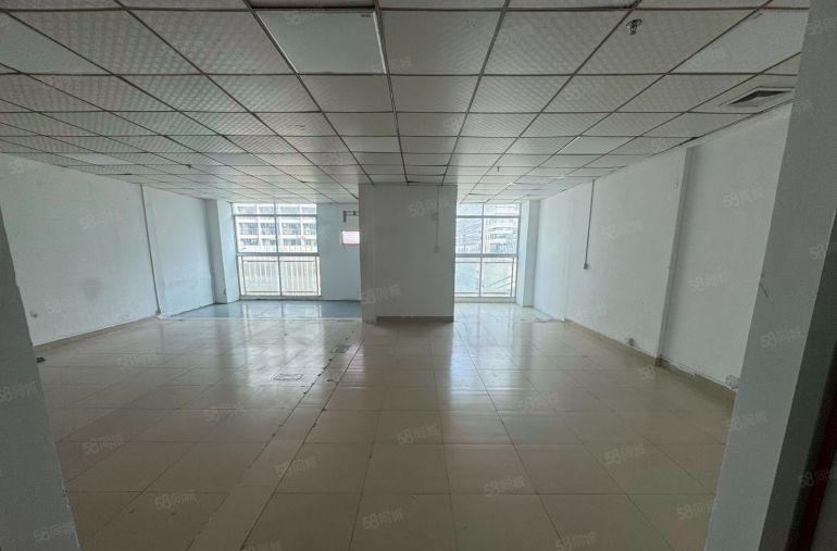 清湖地铁口旁 120平  大开间 28