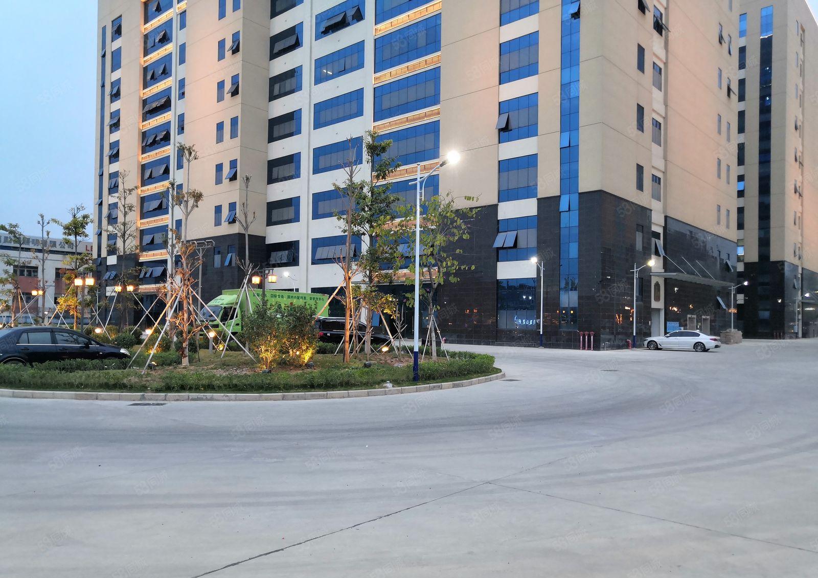 龙华高端独院红本厂房6500平米可整租分租，适合高新企业