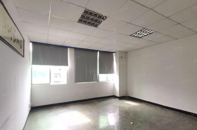 龙华观澜地铁口高速口工业园标准厂房2150平，精装修，低价租