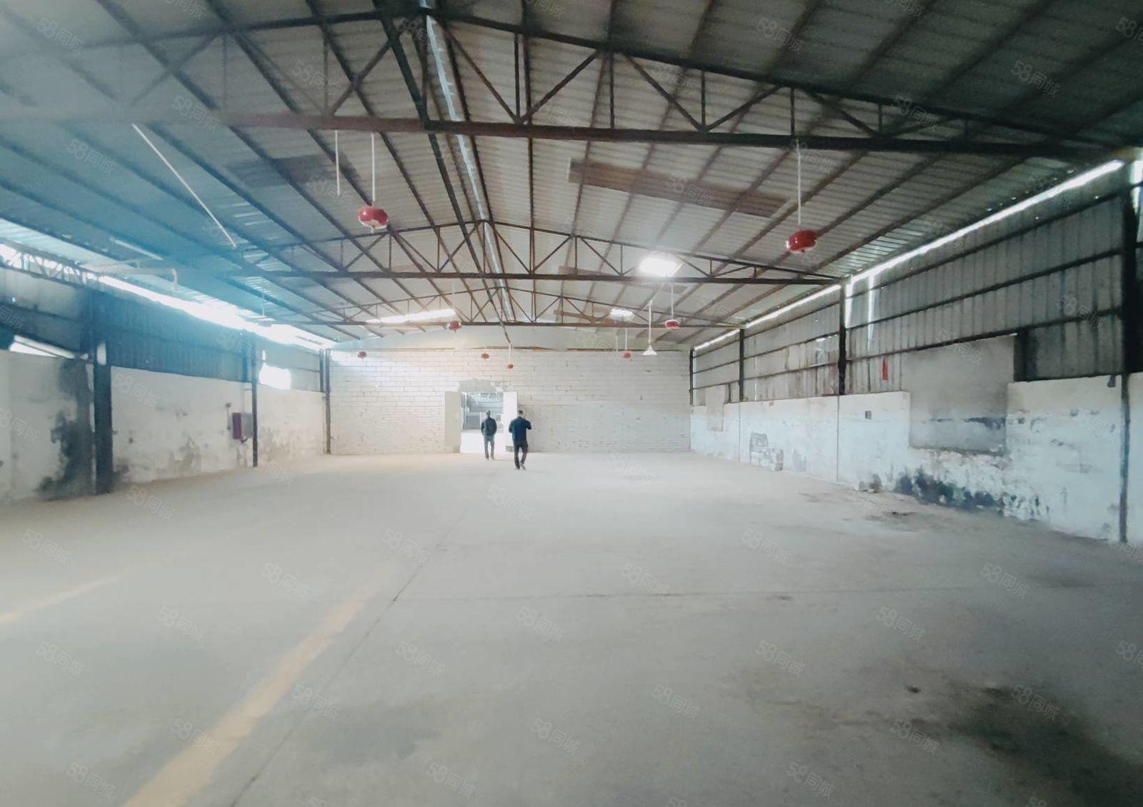 龙华一楼厂房出租1700平钢构，适合仓库生产