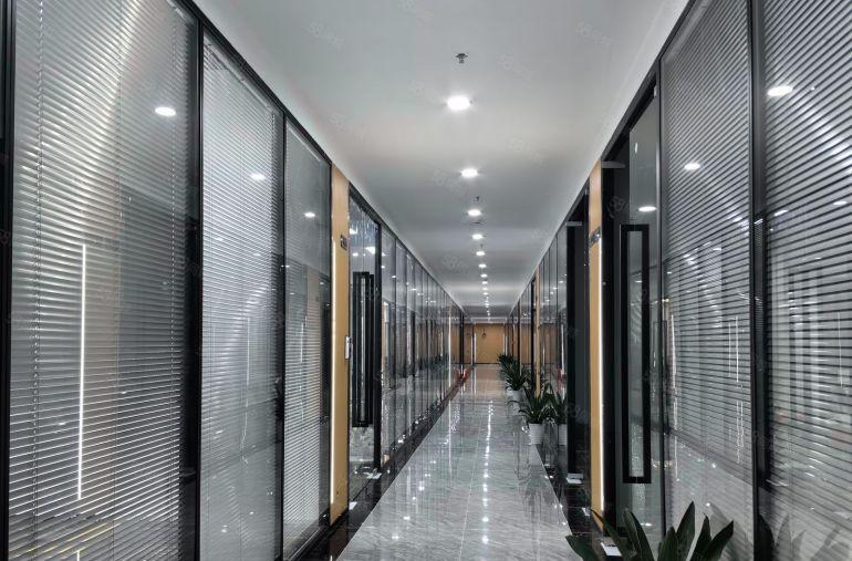 梅林关民治地铁口产业园120平精装办公带家私工业风厂改写字楼