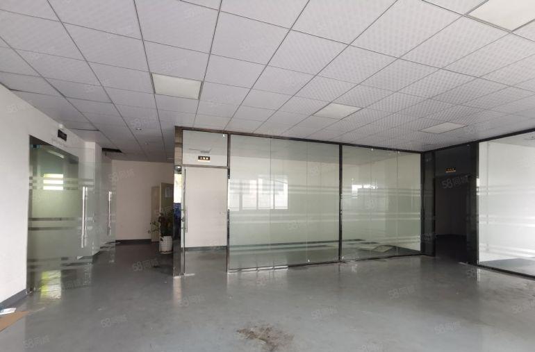 龙华观澜章阁大富工业区附近楼上1000平米厂房出租，水电装修