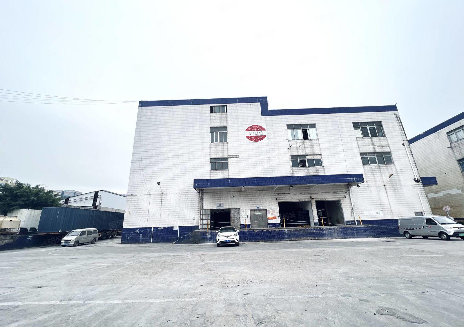 出租，清湖工业区5100平红本厂房出租，带卸货平台空地超大