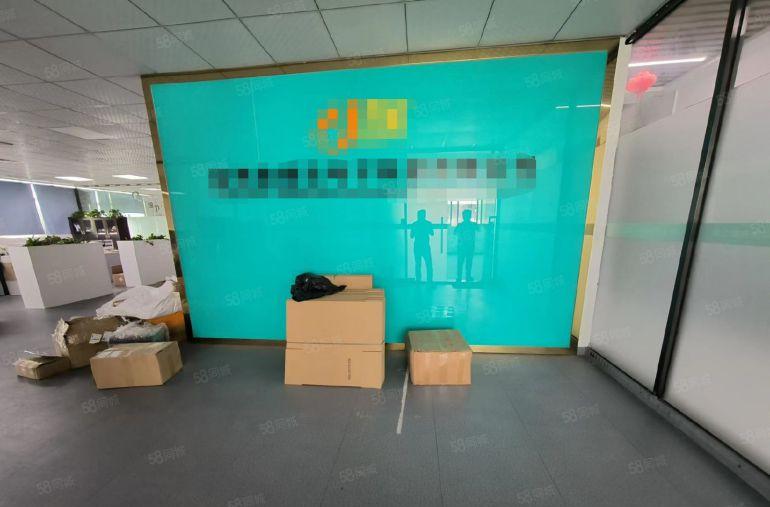 龙华大浪商业中心附近楼上600平精装修厂房出租