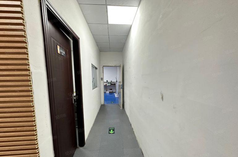 观澜桂花500平现成装修红本厂房出租带办公室装修车间地坪漆