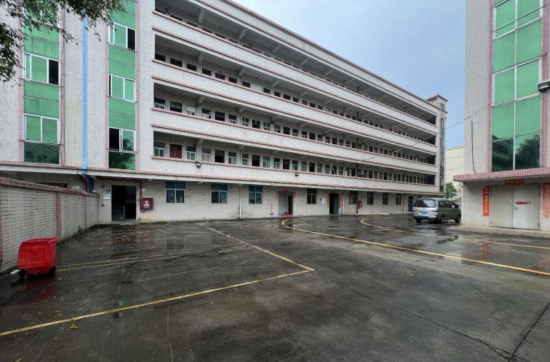 观澜红本独院厂房12000平方仓库出租1680平起分租可环评