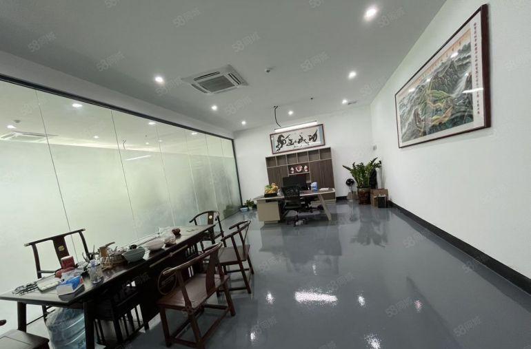 整层2100平精装厂房办公出租，龙华地铁口附近，原房东直租