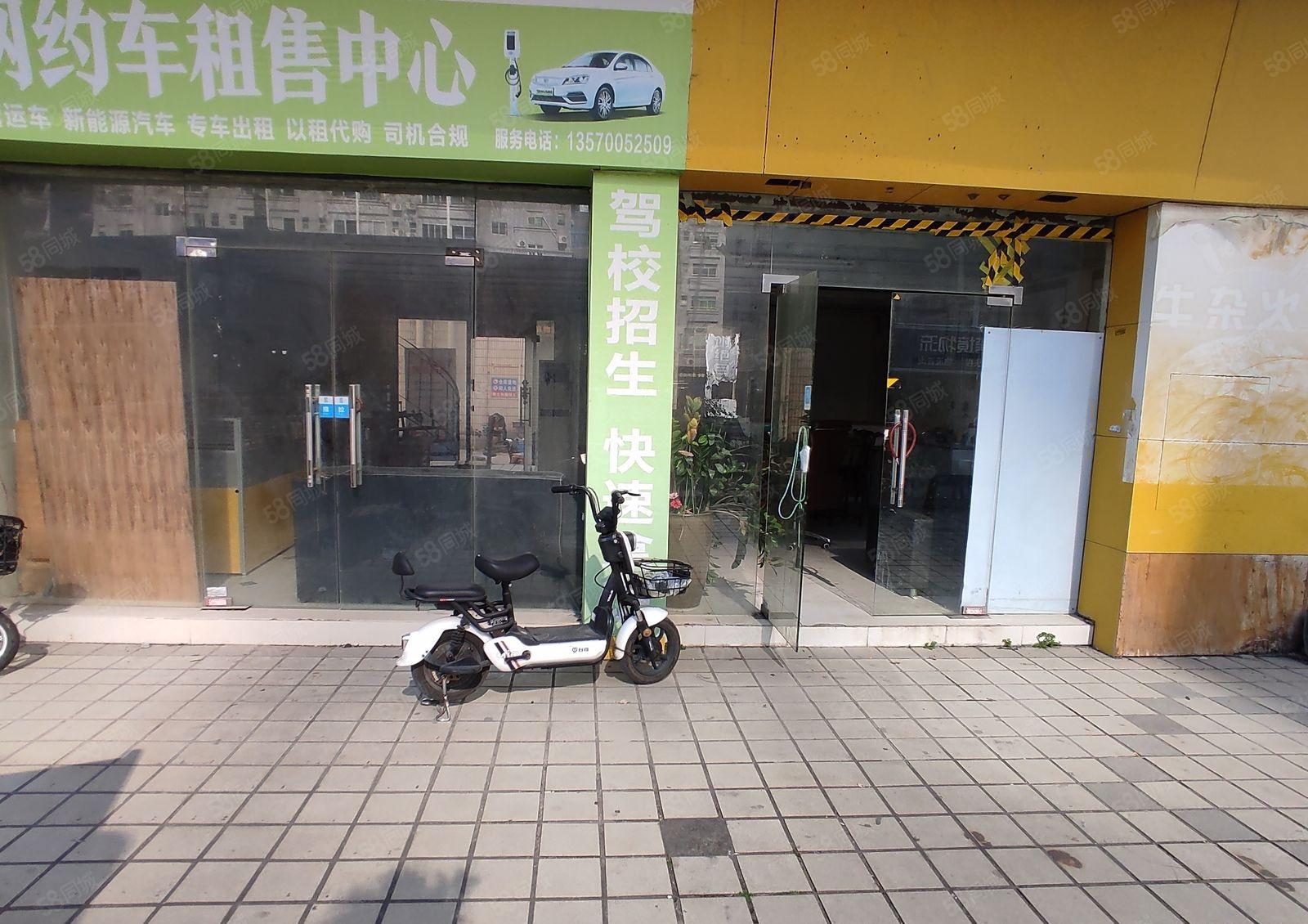 龙华油松油富商城附近一楼带平台厂房240平米出租