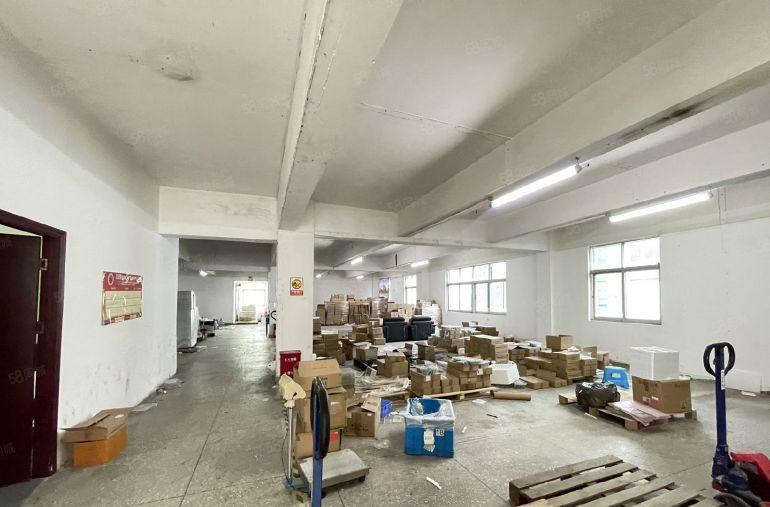 观澜大和轻轨站200米楼上500平电商生产厂房出租