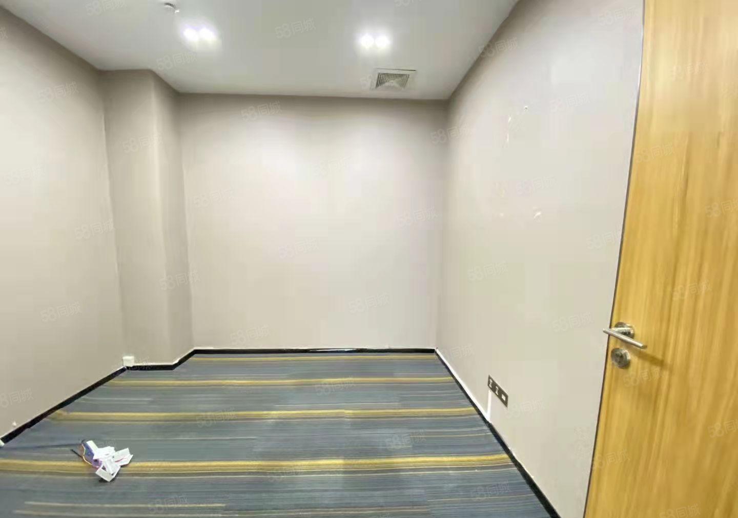 清湖地铁站新出精装修办公室396.13平招租，采光好可拎办公