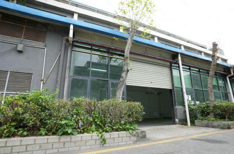 0押金临街一楼厂房仓库低价龙华民治工业园可分租