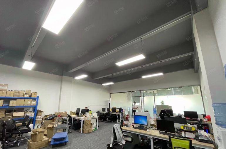 龙华清湖地铁口科技园新出楼上300平现成装修办公仓库厂房出租