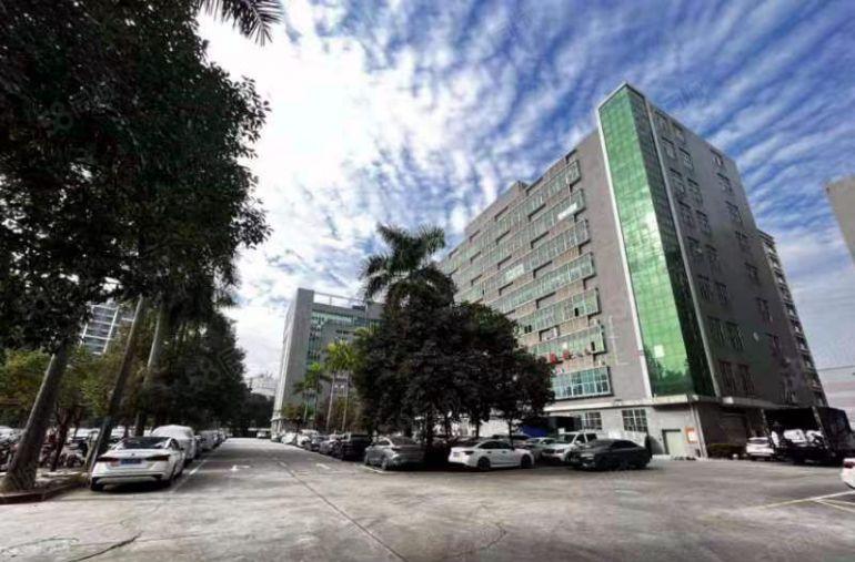 龙华观澜原房东厂房出租，600平带精装修