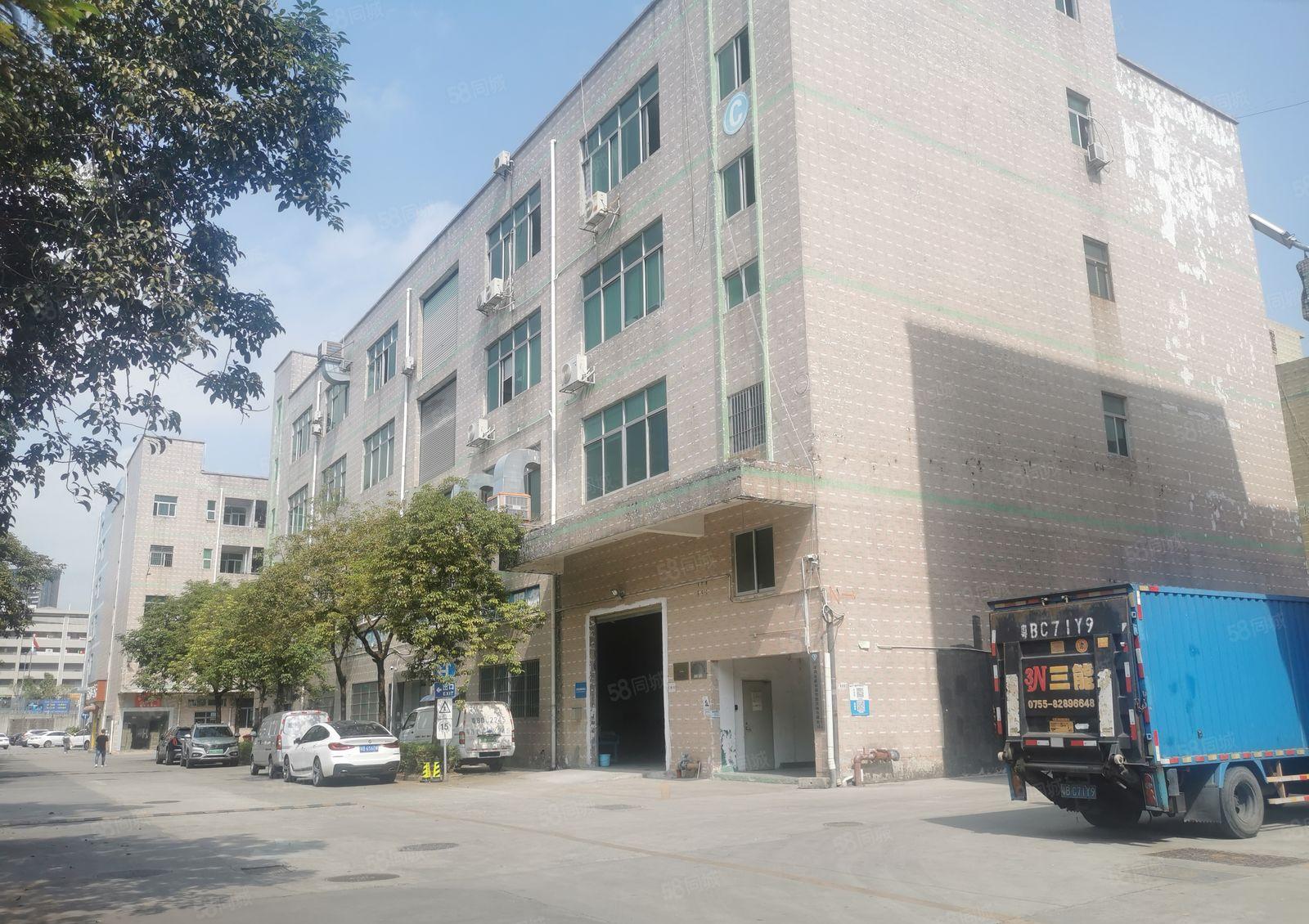 樟坑径环观南路边大型园区楼上一整层1200平米厂房出租