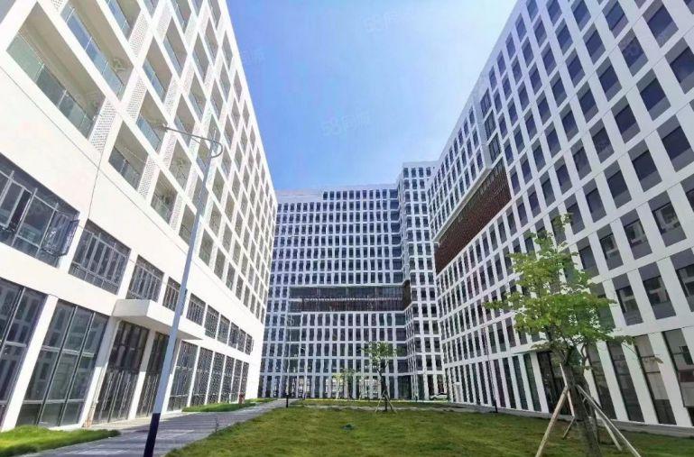 龙华大浪楼上厂房出租，800平带装修