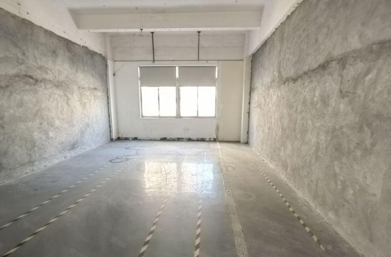 龙华清湖地铁站独门独院5000平厂房出租适合生产研发办公仓库