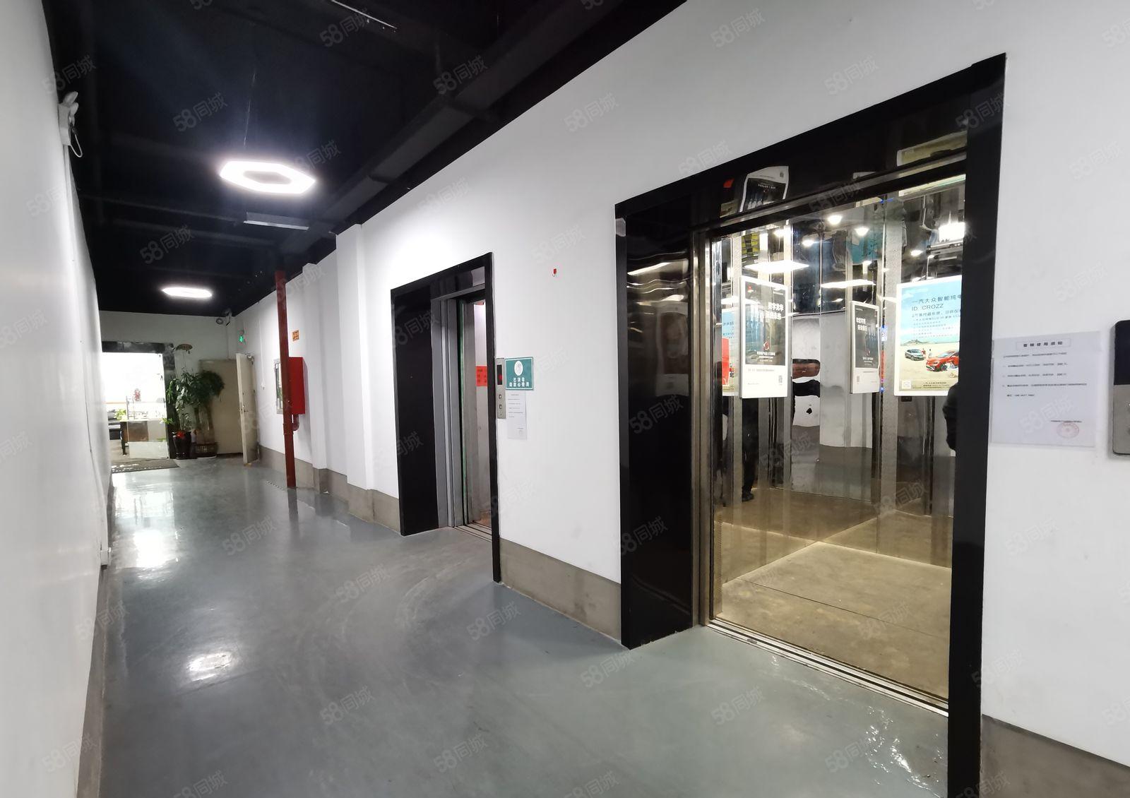 观澜章阁大富工业区楼上500平米厂房出租，有简单装修水电齐全