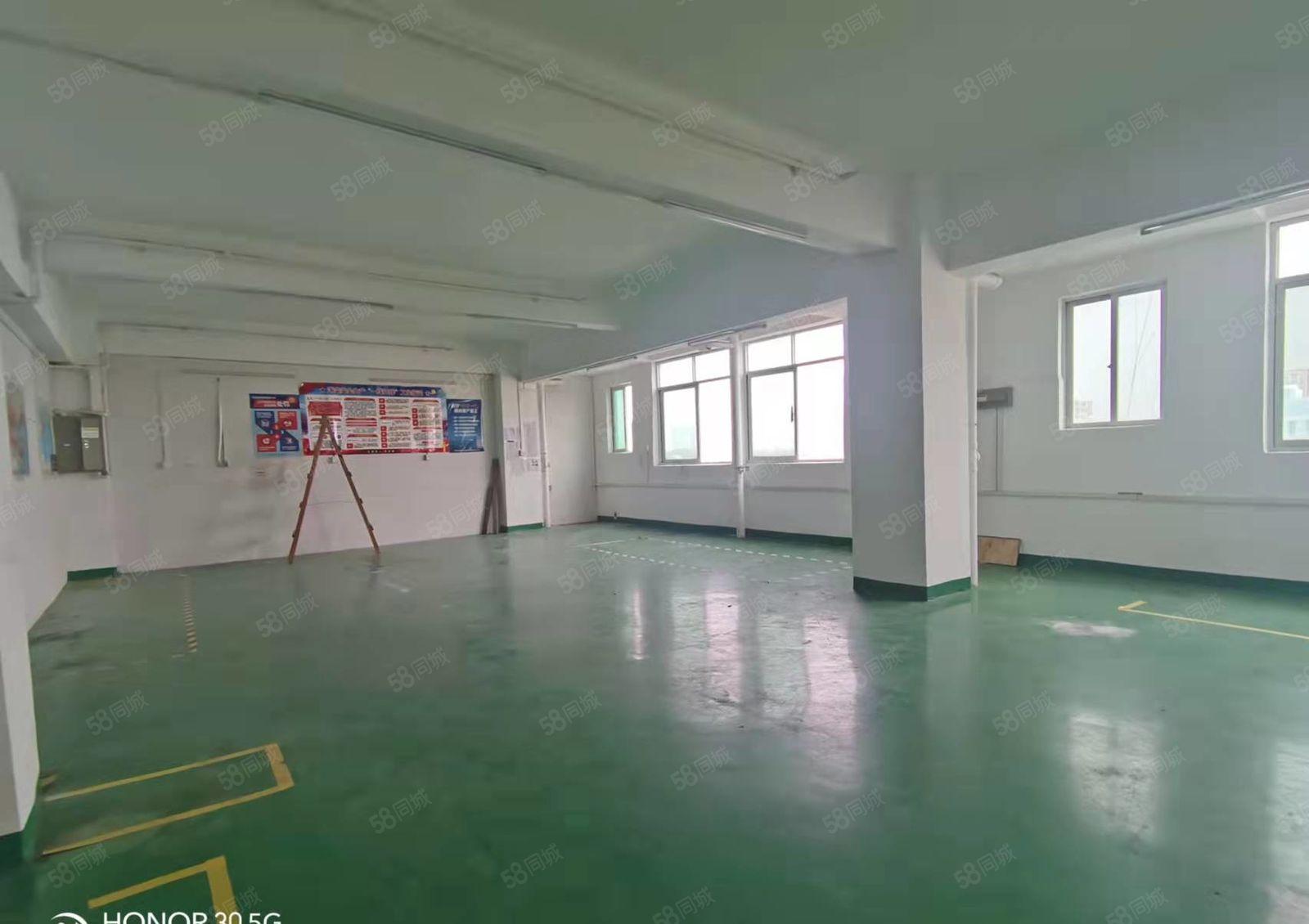 观澜松元万安小学旁靠轻轨楼上360平方带装修出租