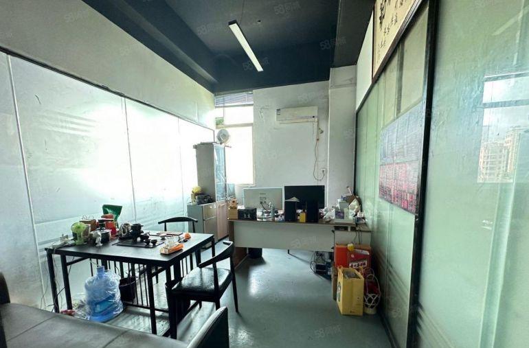 观澜章阁村委楼上400平精装修水电齐全红本厂房仓库出租