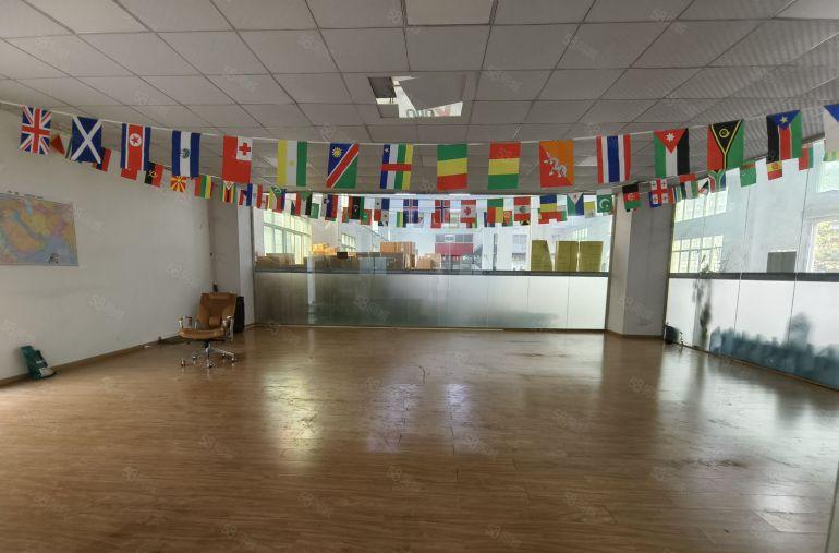 300平分  龙华6号线地铁1500平原房东红本厂房仓库出租