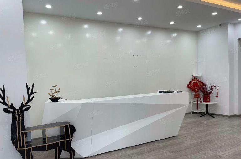 龙华大浪红本科技园整层精装修1000平米厂房出租 服装可补贴