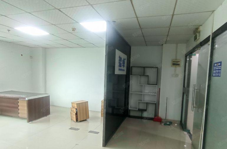 坂田五和地铁口精装修厂房出租89平 1加1格局