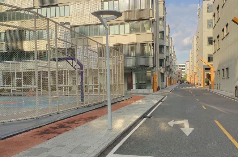 龙华大浪商业中心附近新出原房东2000平带红本按实际面积出租