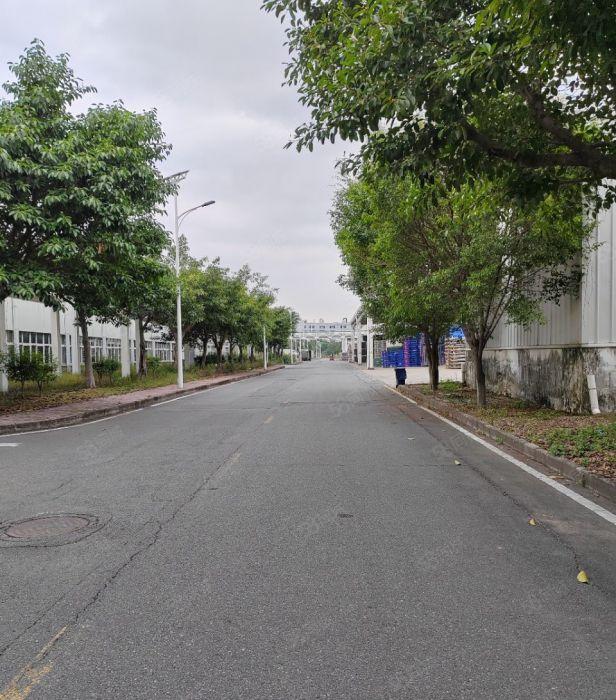 观澜高速口2200平独院钢构10米高带1500平空地合同8年