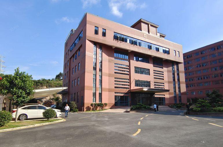 丙二类龙华大浪重工业厂房18000平方厂房出租1000起分租