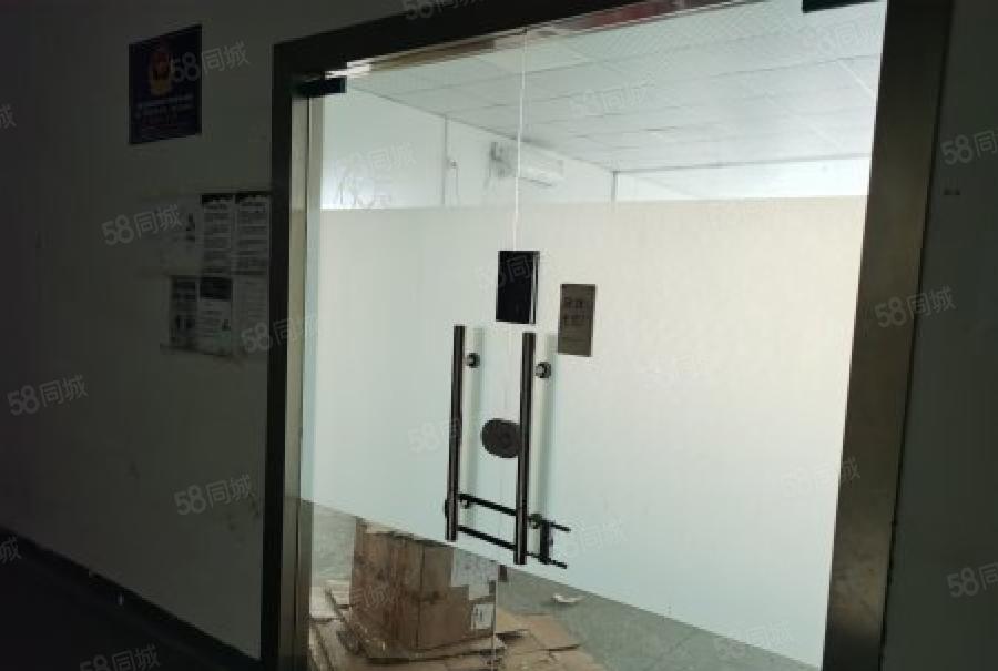 龙华区观澜街道库坑新出三楼650平方，带装修，厂房出租