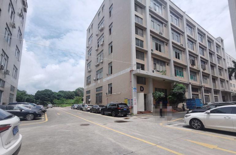 龙华观澜章阁大富工业区附近楼上1000平米厂房出租，水电装修