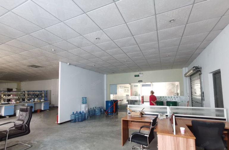 观澜福民大型园区楼上带装修厂房出租，水电齐全面积660平米