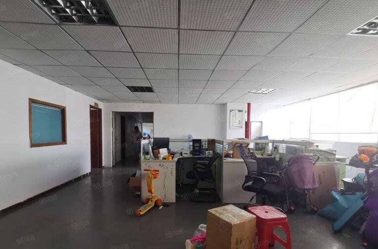 龙华观澜观光路工业园楼上精装修厂房530平，低价出租，已电改