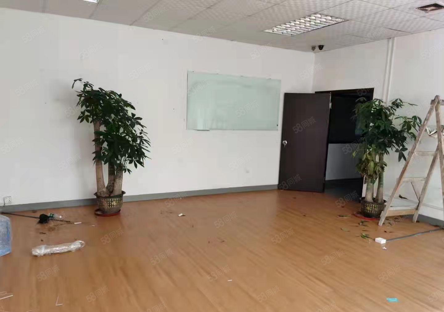 600平米带装修厂房出租