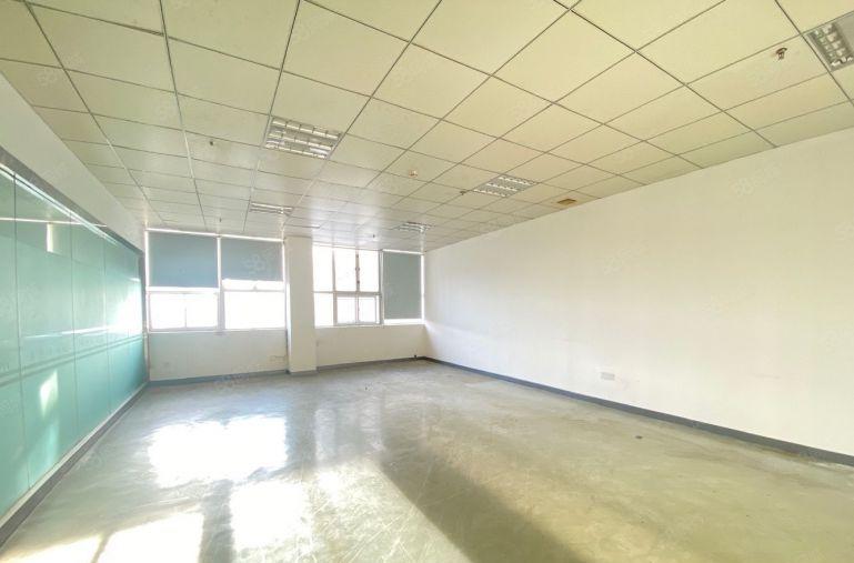 免押金出租龙华地铁口原房东厂房800平带装修可做生产仓库