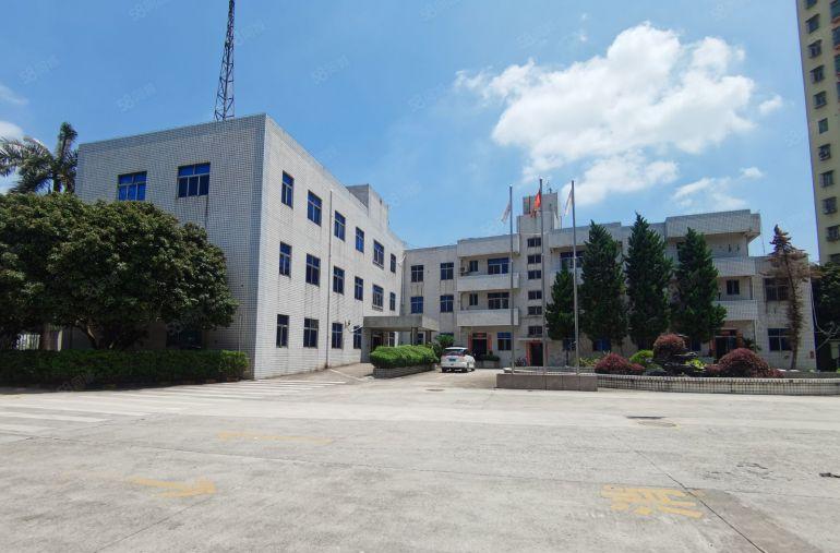 新出独院钢构8000平，龙华主干道边上，层高10米，空地超大