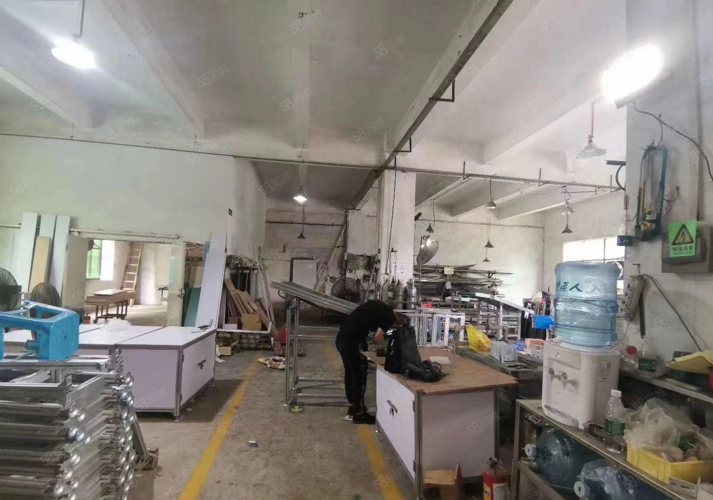 大浪水围工业区 一楼标准厂房 550平 现成水电及办公室装修