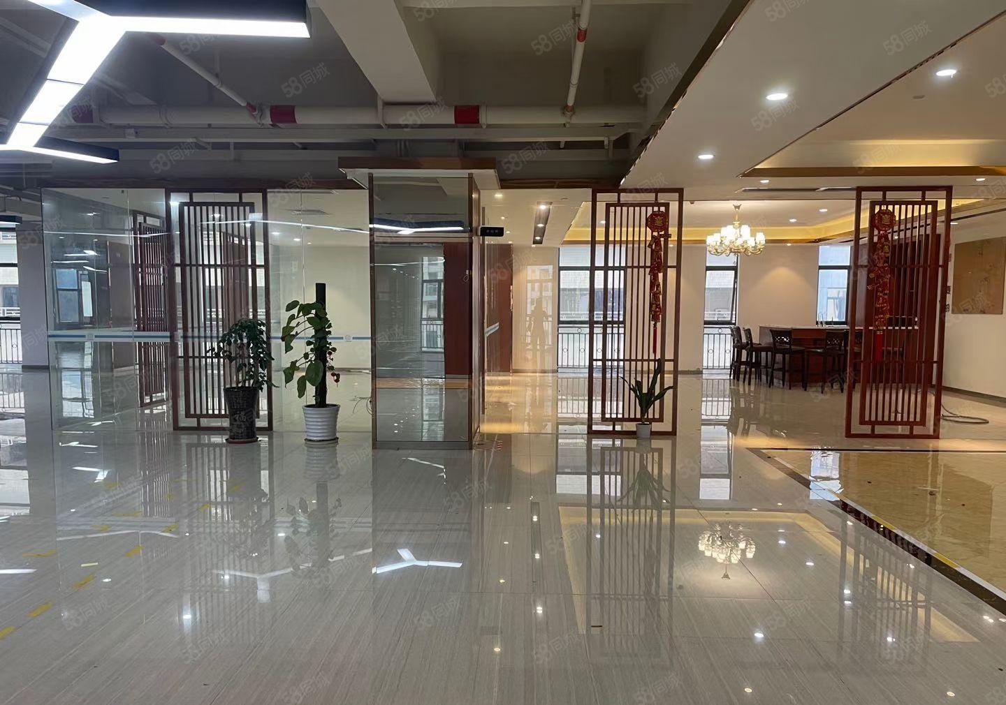 大浪高新科技园，整层3000平，精装厂房带无尘车间，交通方便