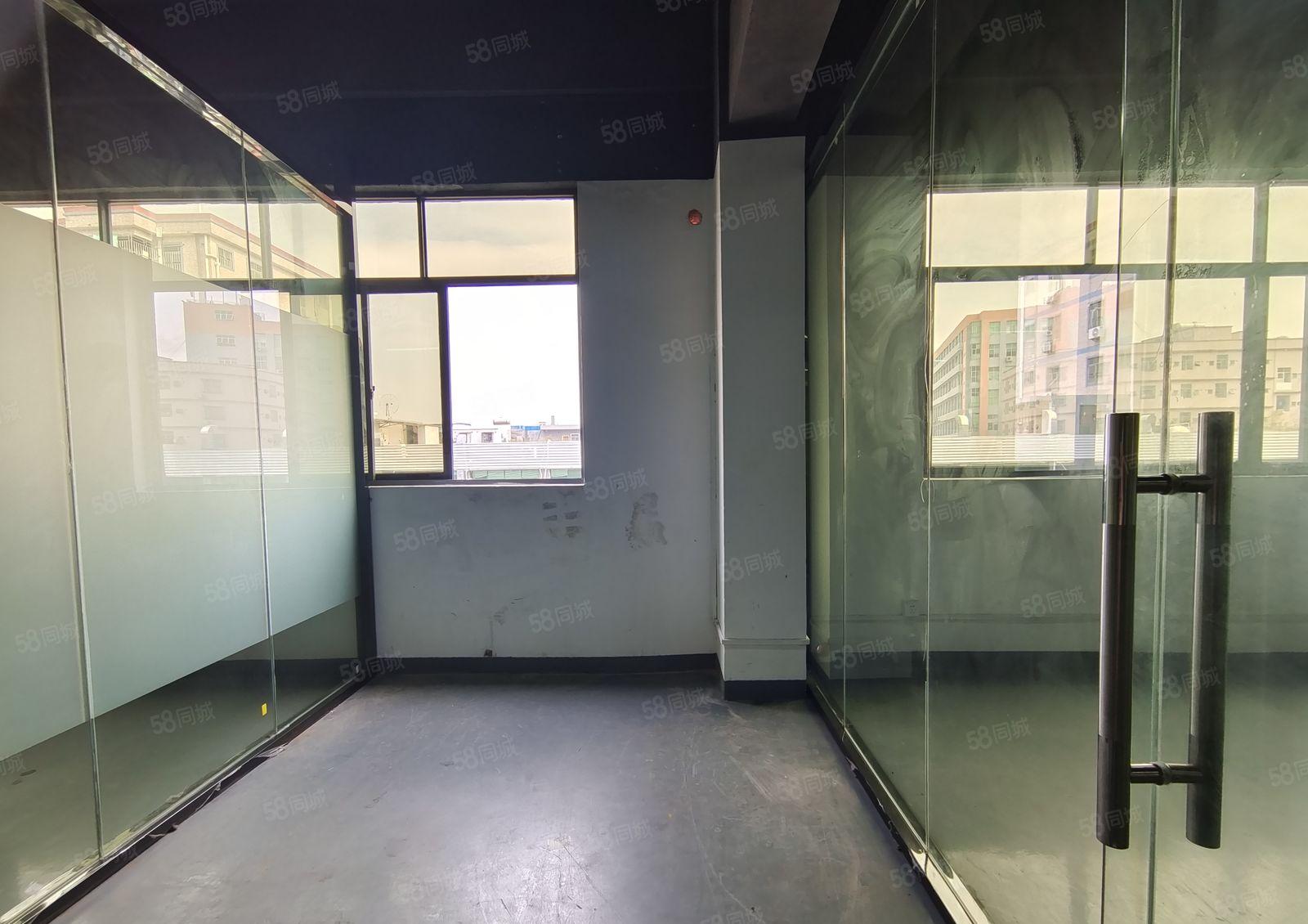 大浪龙澜快速边上新出高新创意园厂房268平招租，交通便捷