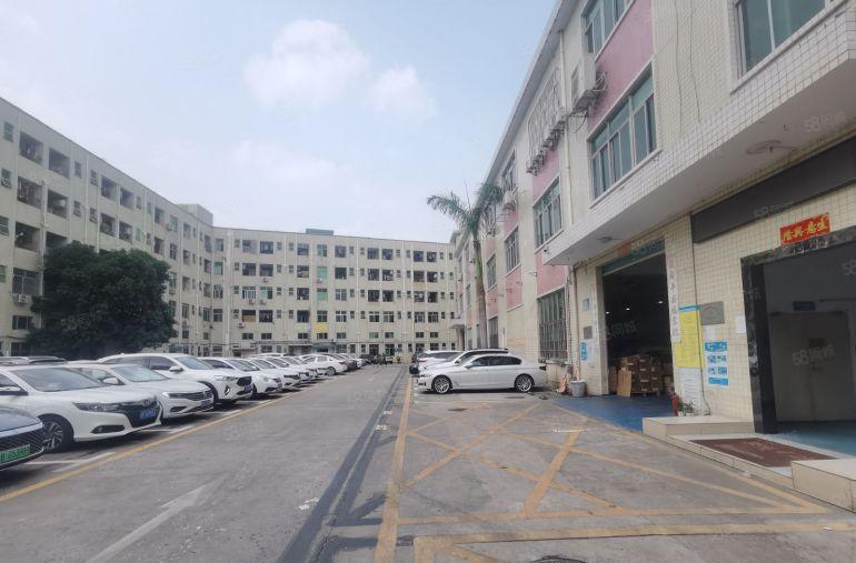 龙华区福城街道22元厂房出租，楼上两层可分租，水电齐全有装修
