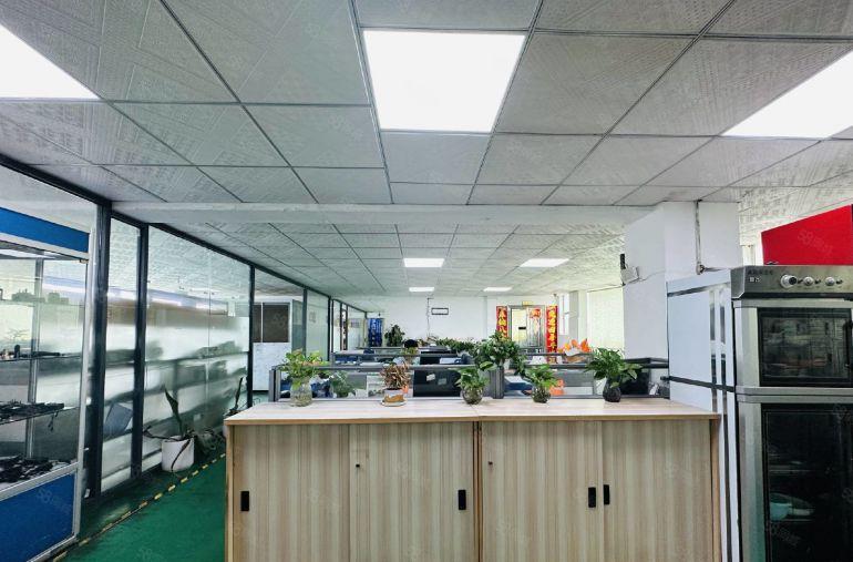 24元起龙华大浪布龙路楼上300平厂房出租仓库出租大小分租