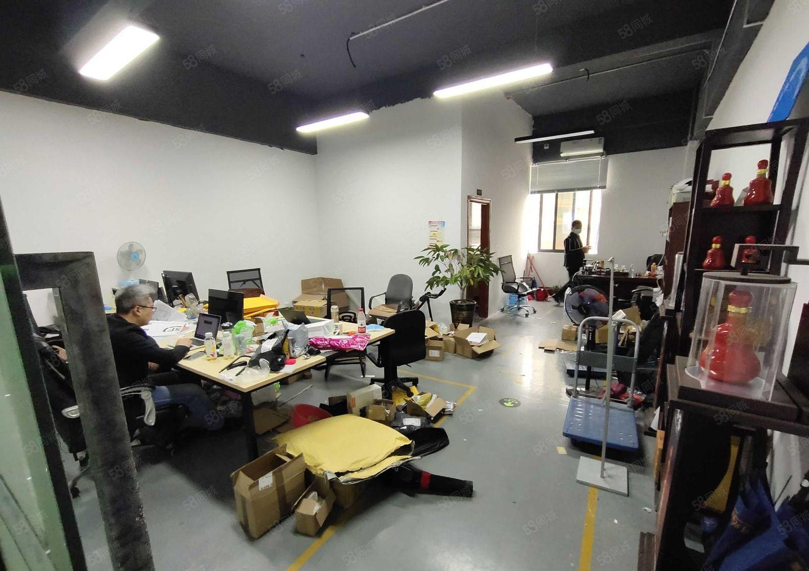 民治上芬地铁站新出楼上精装修办公室出租106平方水电齐全