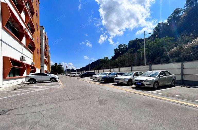 龙华阳台山地铁口398平厂房带装修办公室出租