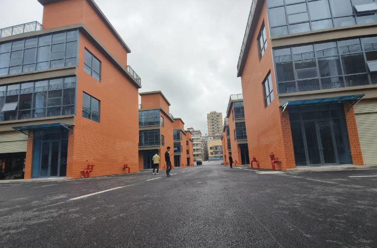 龙华三联村委十栋独栋厂房出租每栋1300平实际面积出租空地大