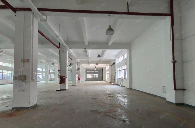 龙华明治地铁口工业园区2000平方红本厂房出租一楼层高5.5