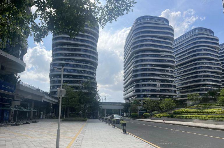 清湖地铁口 国企物业220平 550平办公研发低价场地出租