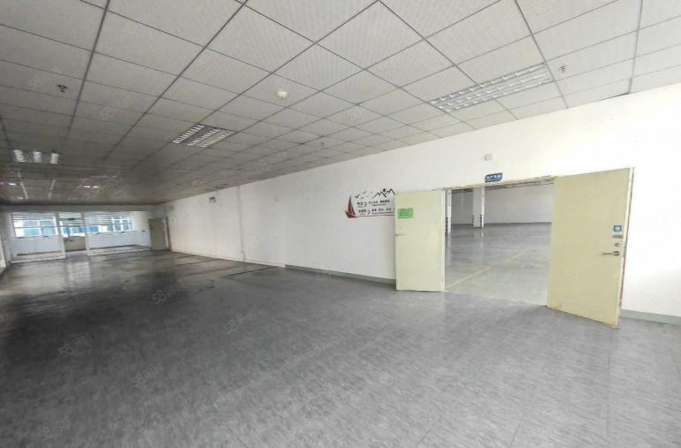 21元起租龙华地铁口工业区新出一楼二楼2150平厂房出租分租